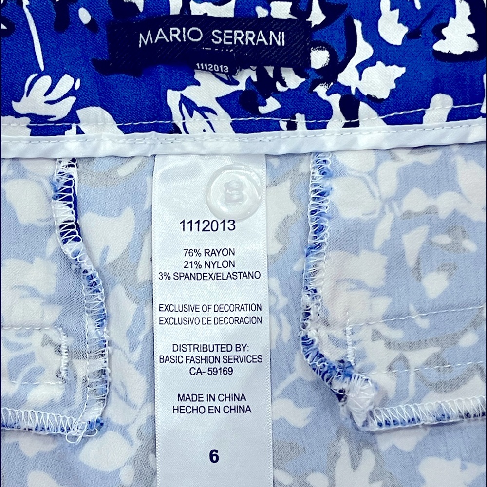 Mario Serrani Bermuda Shorts Floral Print NWOT Blue in Color - Picture 2 of 2